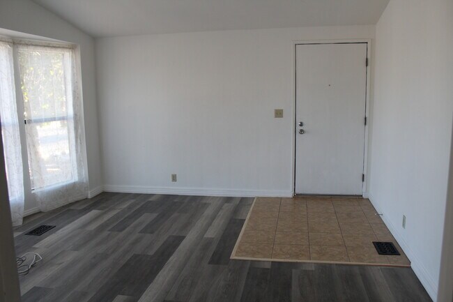 Building Photo - 31769 Vía Cordova