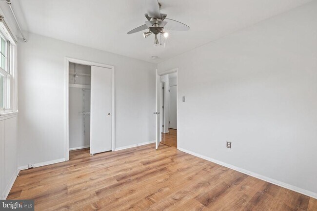 Building Photo - 1302 Squire Ln