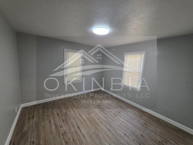 Building Photo - 1425 Canfield Ave