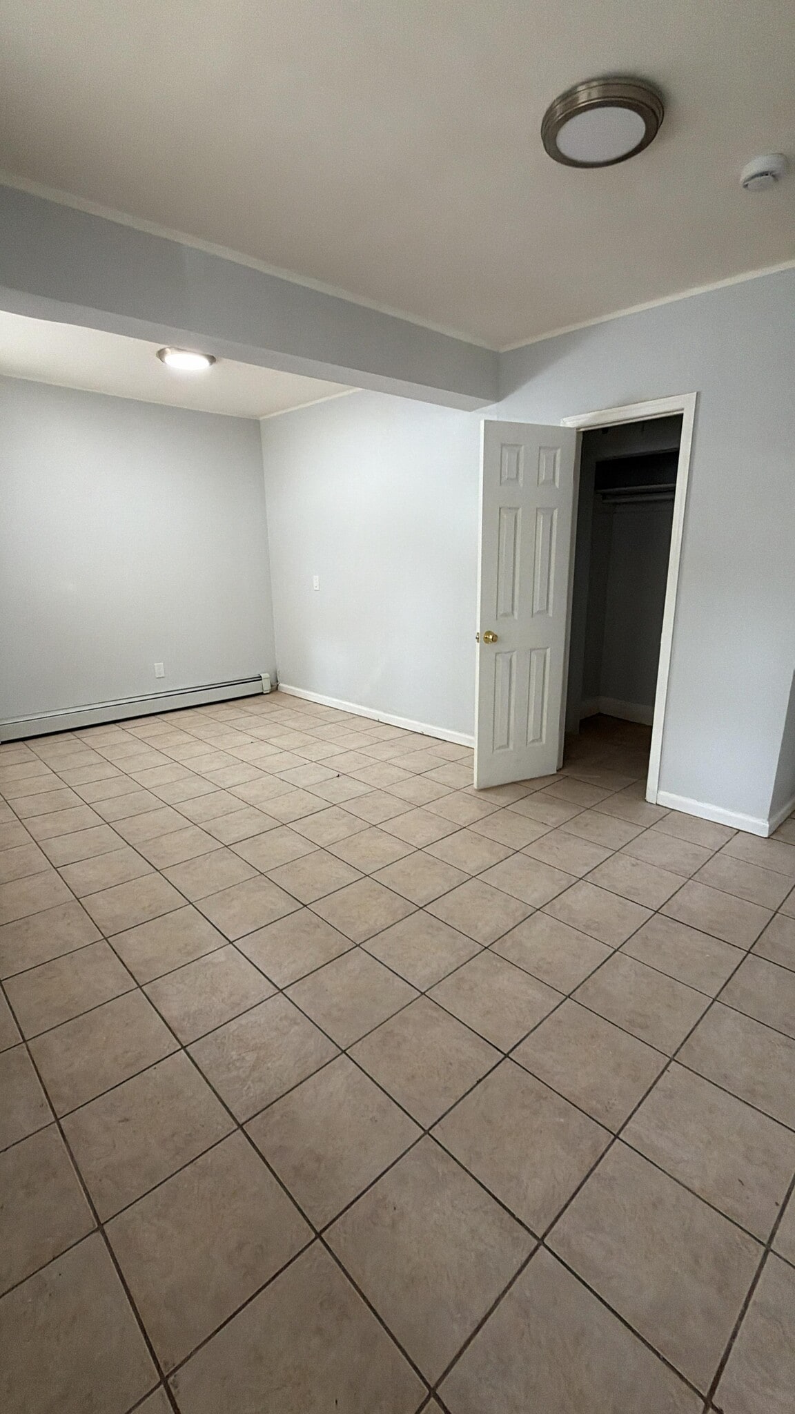 6 Rutgers Ave Bsmt - 8 Rutgers Ave