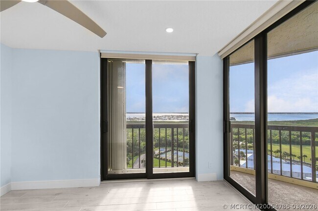 Building Photo - 9550 S Ocean Dr