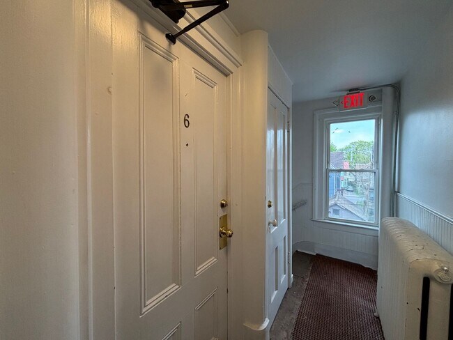 Building Photo - 174 N Goodman St