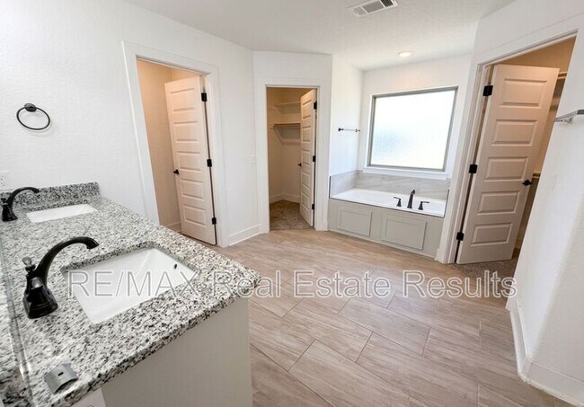 Building Photo - 751 Spicewood Trail