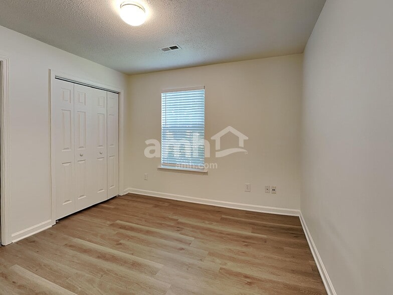 Building Photo - 4020 Landerwood Dr