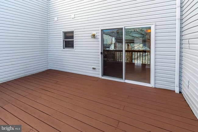 Building Photo - 62 Church St