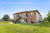 Building Photo - 2100 Breezy Dr