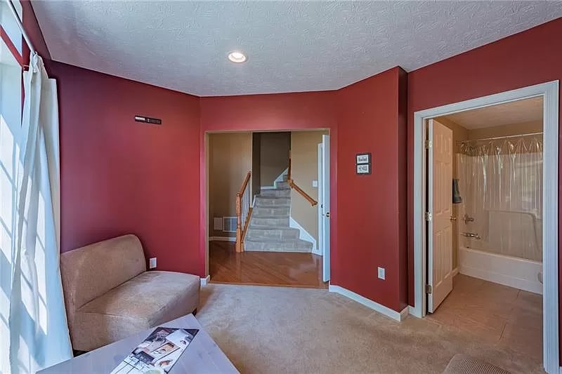 Building Photo - 4019 Village Run Rd