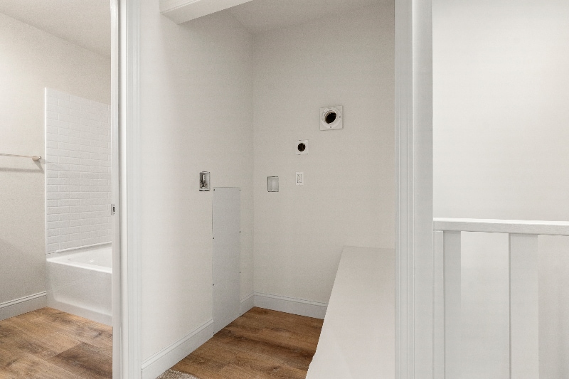 Building Photo - 17 Ice Pond Rd