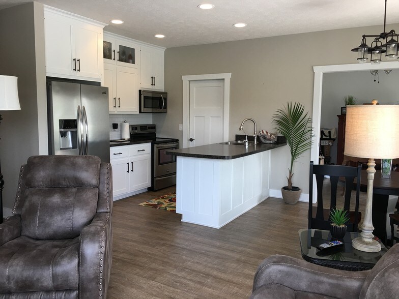 View of kitchen from living area - 901 Pine Ridge Pkwy NW