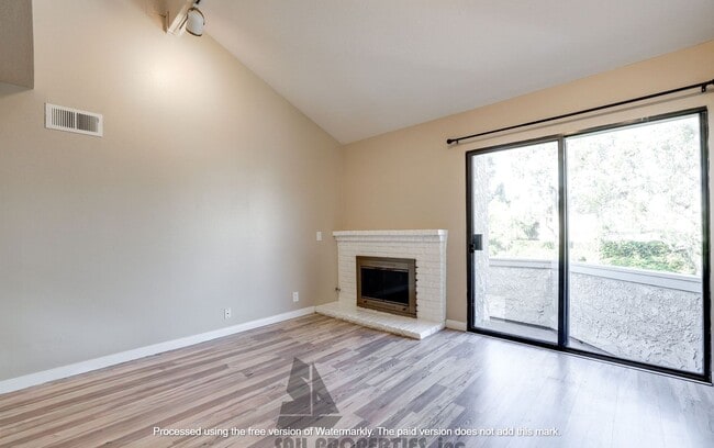 Building Photo - Welcome to this stunning 2-bedroom+loft, l...
