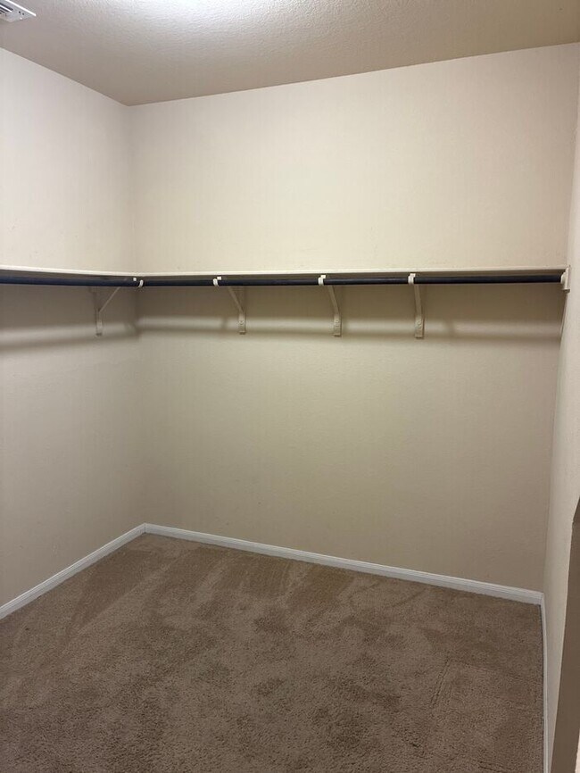 Building Photo - **Move-In Bonus! $500 Amazon Gift Card wit...