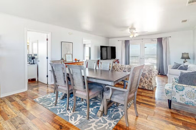 Building Photo - 5994 Beach Blvd