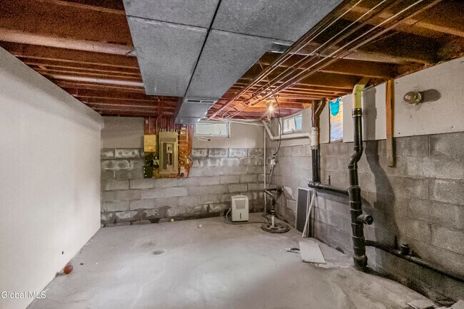 Building Photo - 31 Berkshire Dr