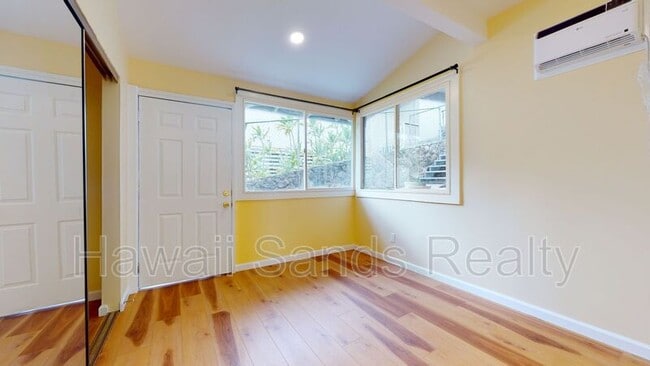 Building Photo - 1242 Mamalu St