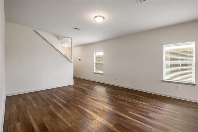 Building Photo - 109 Kleberg Ct