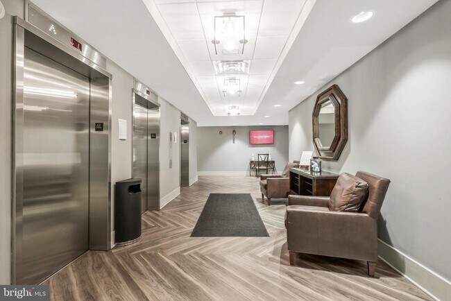 Building Photo - 5300 Holmes Run Pkwy