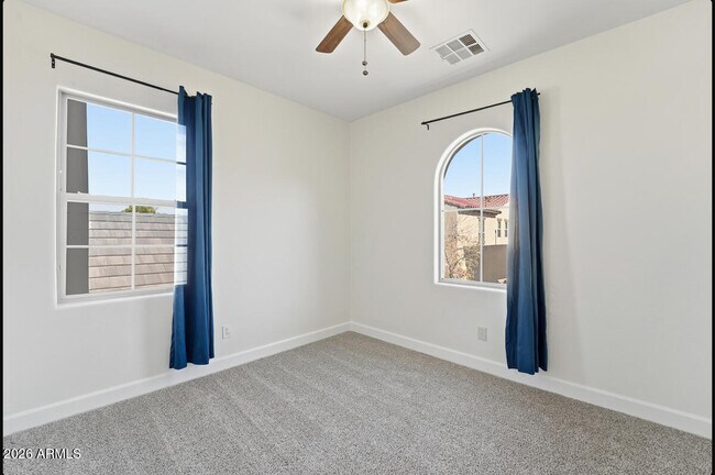 Building Photo - 15391 W Dreyfus St