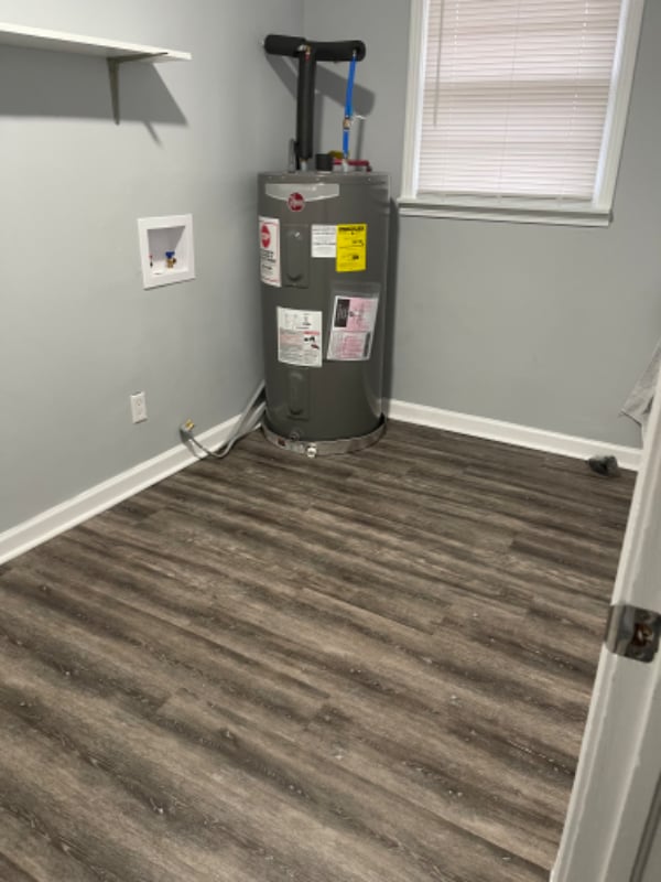 Building Photo - 2040 Alpine Dr