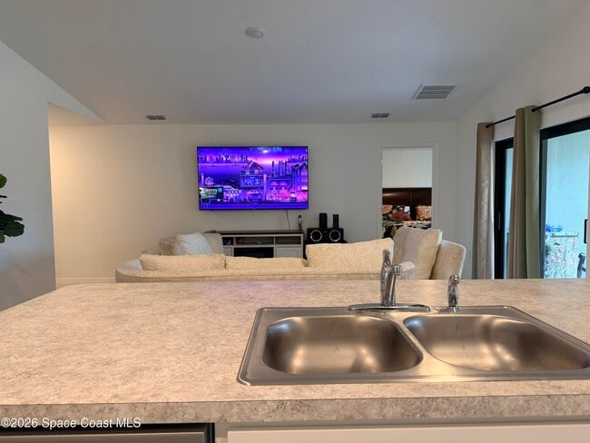 Building Photo - 341 Titan Rd SE