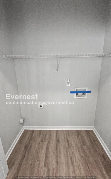 Building Photo - 8635 Thomas Ln