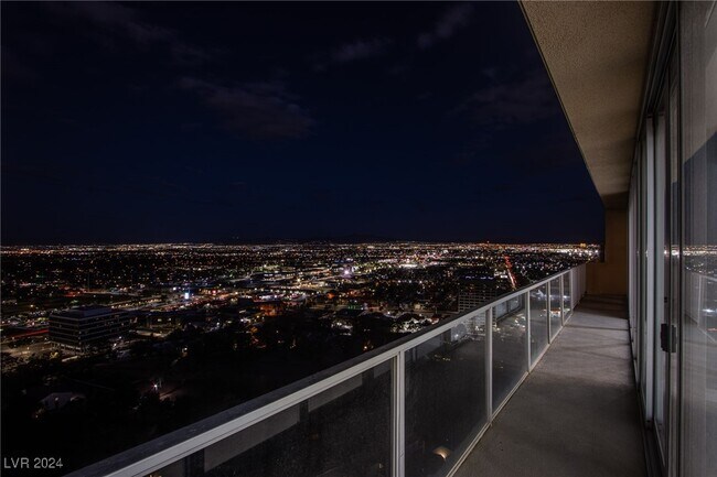 Building Photo - 3111 Bel Air Dr