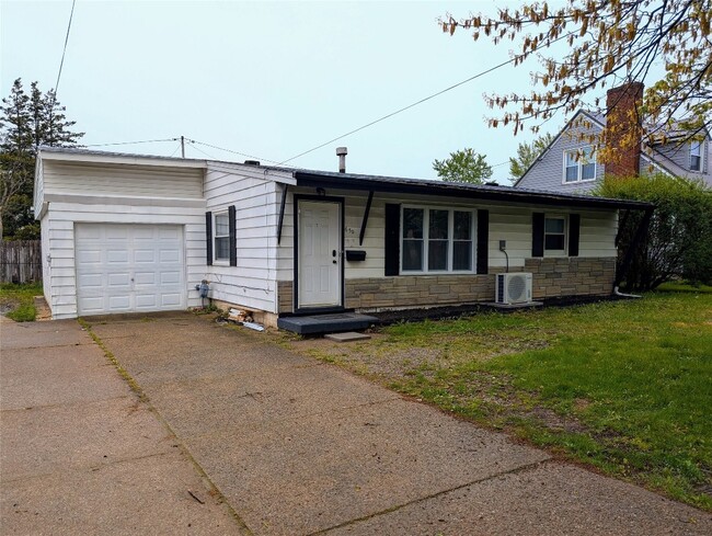Primary Photo - 650 E 38th St