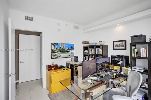 Building Photo - 460 NE 28th St