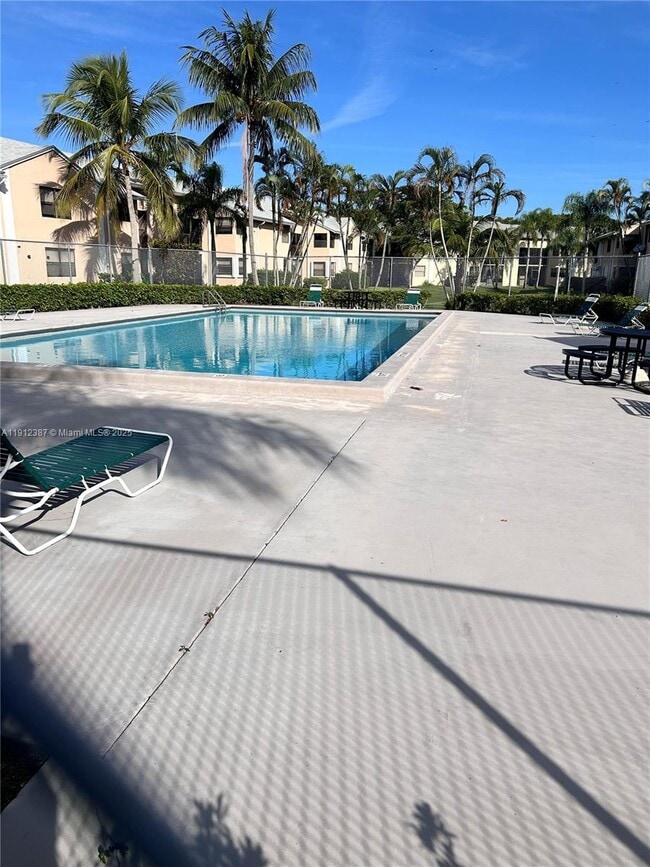 Building Photo - 840 Independence Dr