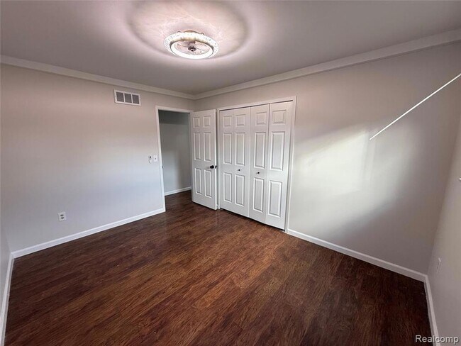 Building Photo - 2308 Kipling Dr