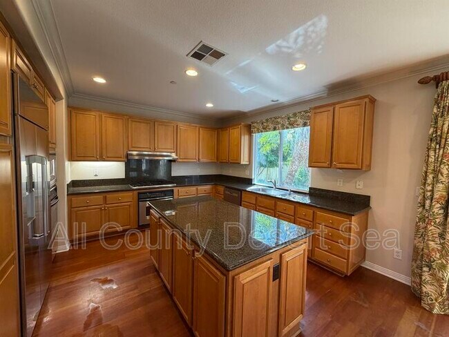 Building Photo - 16621 Maywood Ln