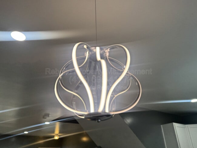 Building Photo - 54 Royalty Cir