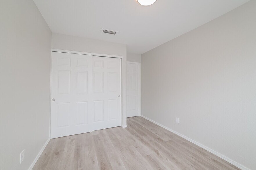 Building Photo - 655 N Rita Ln