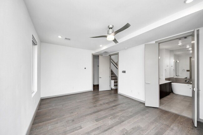 Building Photo - 2302 Johnson St