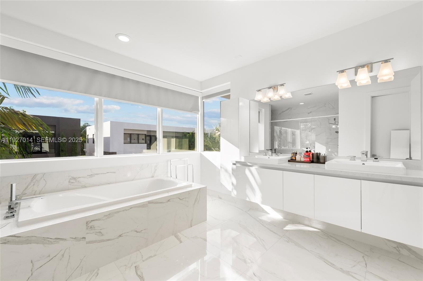 Building Photo - 7455 NW 103rd Pl