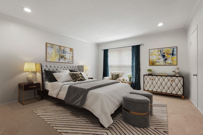 Building Photo - 2236 S Piney Point Rd