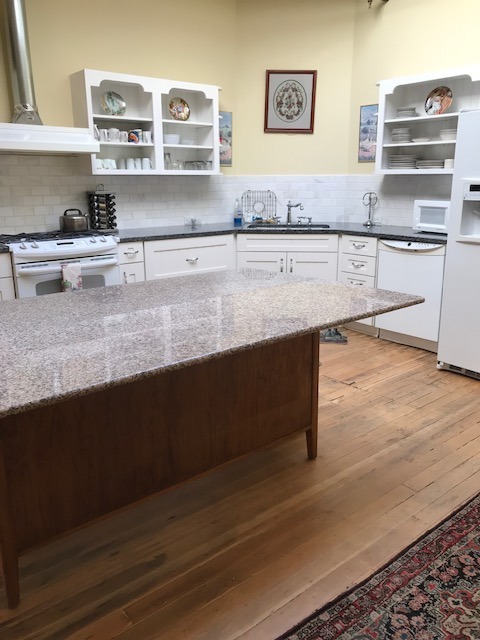 Kitchen Island - 811 W 2nd Ave