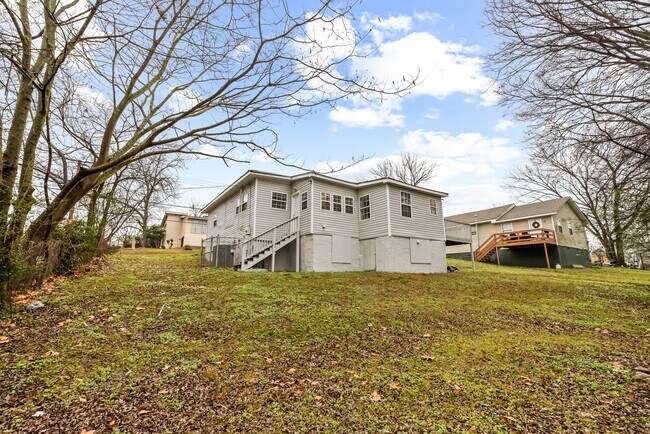Building Photo - 5722 Terrace Ave