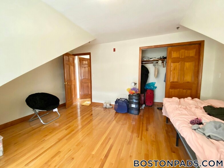 Building Photo - 102 Allston St