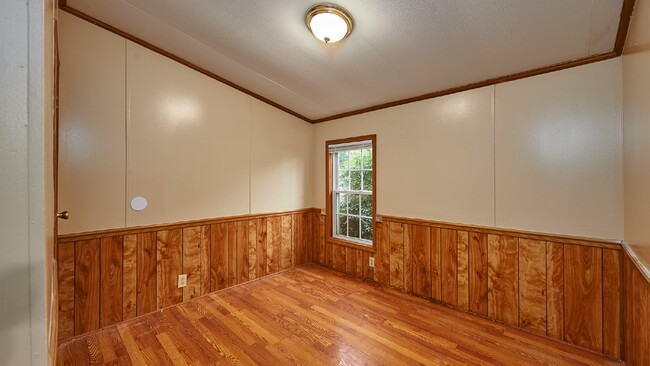 Building Photo - Coming Soon: 3BR, 2BA house in Greenbrier ...