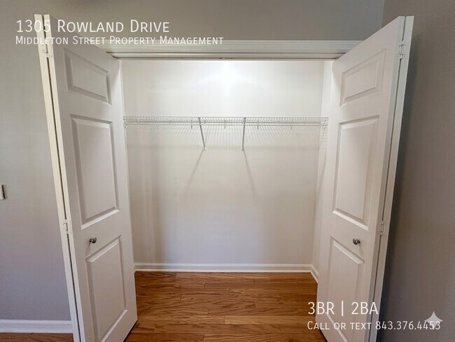 Building Photo - 1305 Rowland Dr