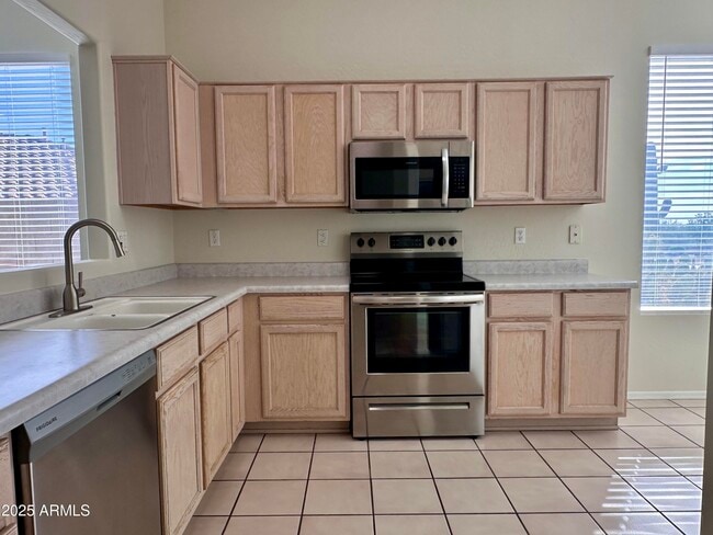 Building Photo - 10307 E Tierra Buena Ln