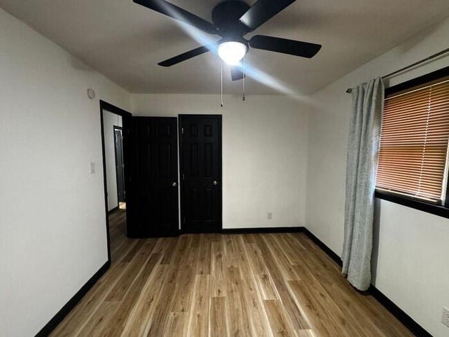 Building Photo - Updated 4 Bedroom Ranch in Established Nei...