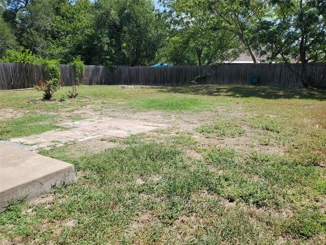 Building Photo - 2210 N Celia Dr