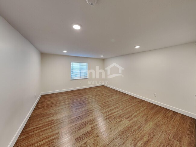 Building Photo - 4359 N Morgan Way