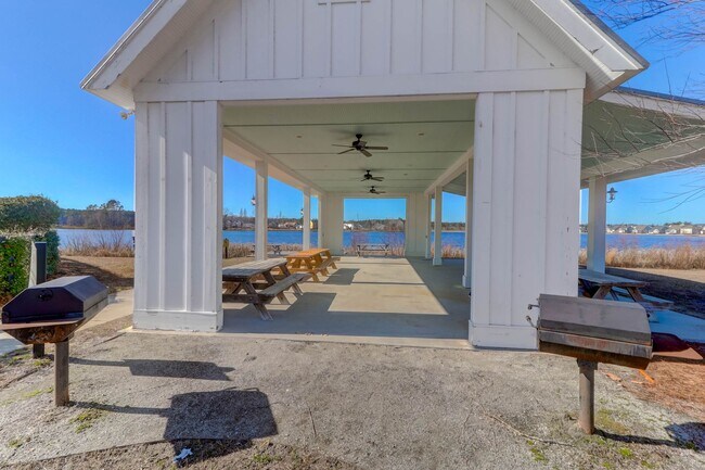 Building Photo - Pristine and Calm Home in Moncks Corner