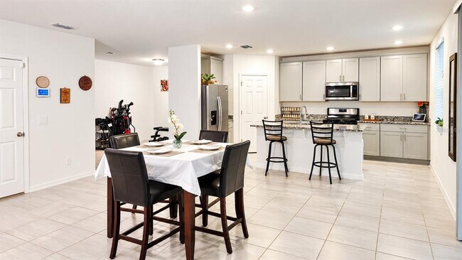Building Photo - 5190 Minneola Ln