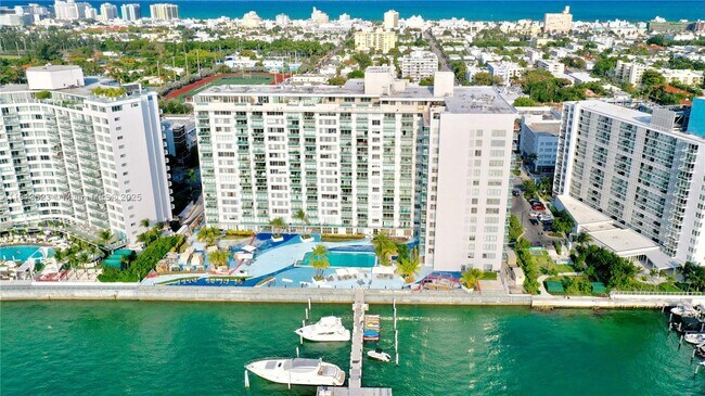 Building Photo - 1000 West Ave