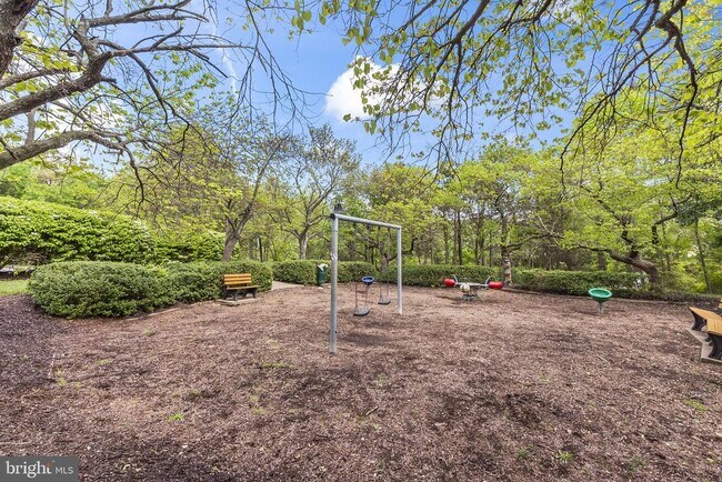 Building Photo - 45490 Whistling Terrace