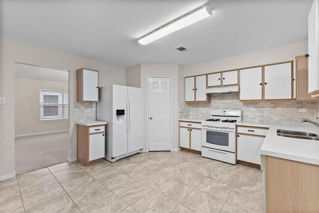 Building Photo - 16957 Wren Hill St