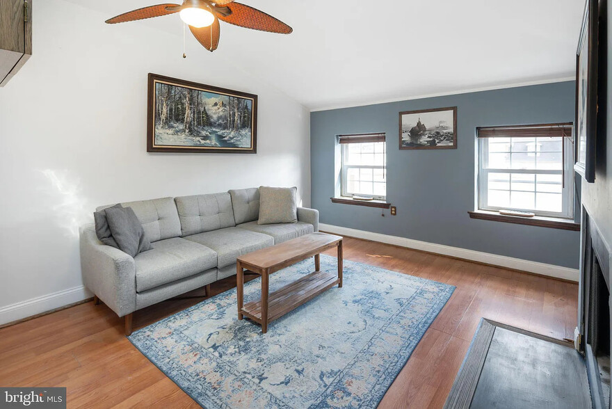3rd Floor - 706 N Bodine St